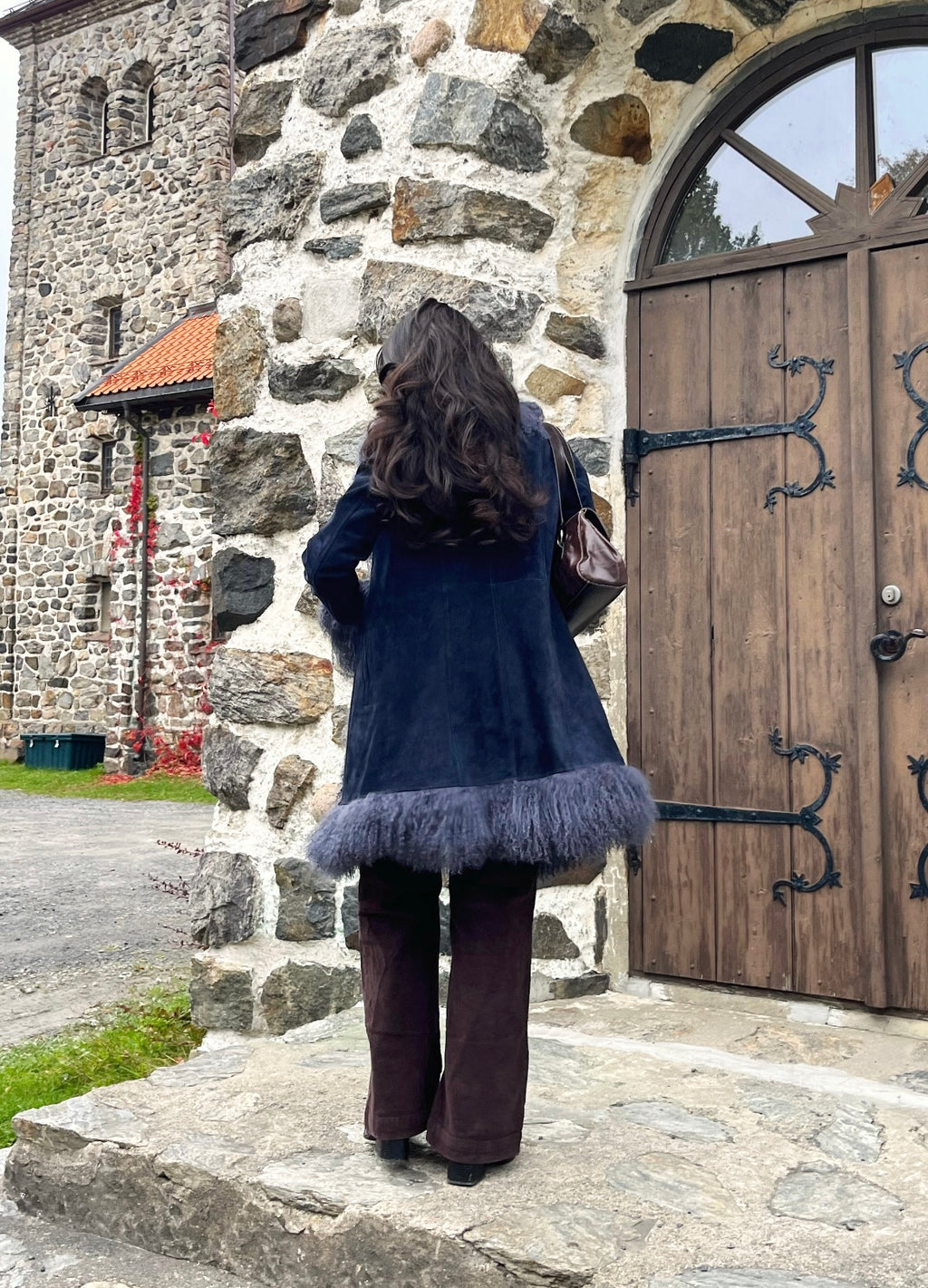 Navy blue suede & fur