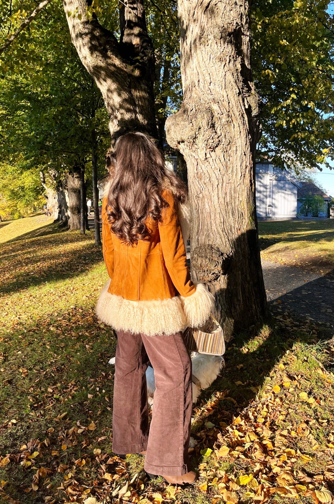Brown suede & beige fur